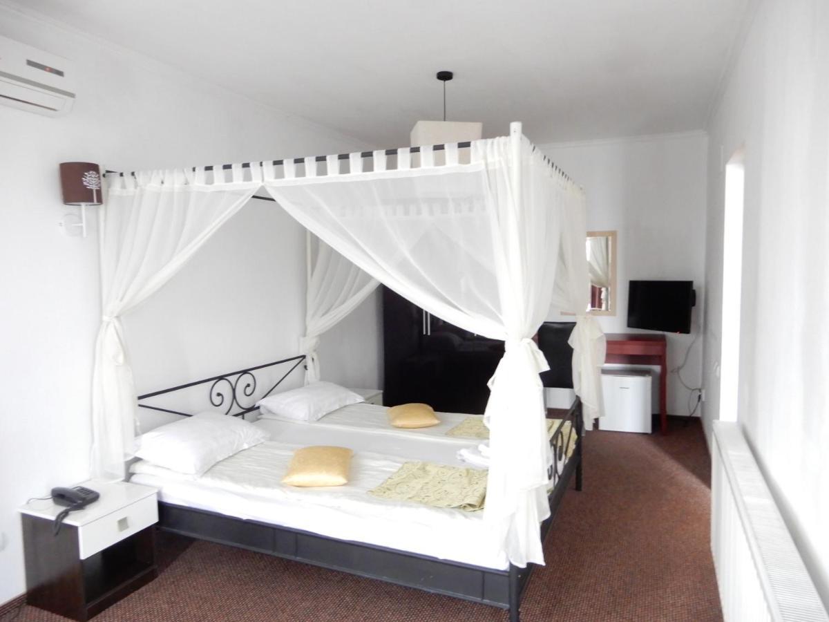 Rhc Royal Hotel ออราแด ภายนอก รูปภาพ