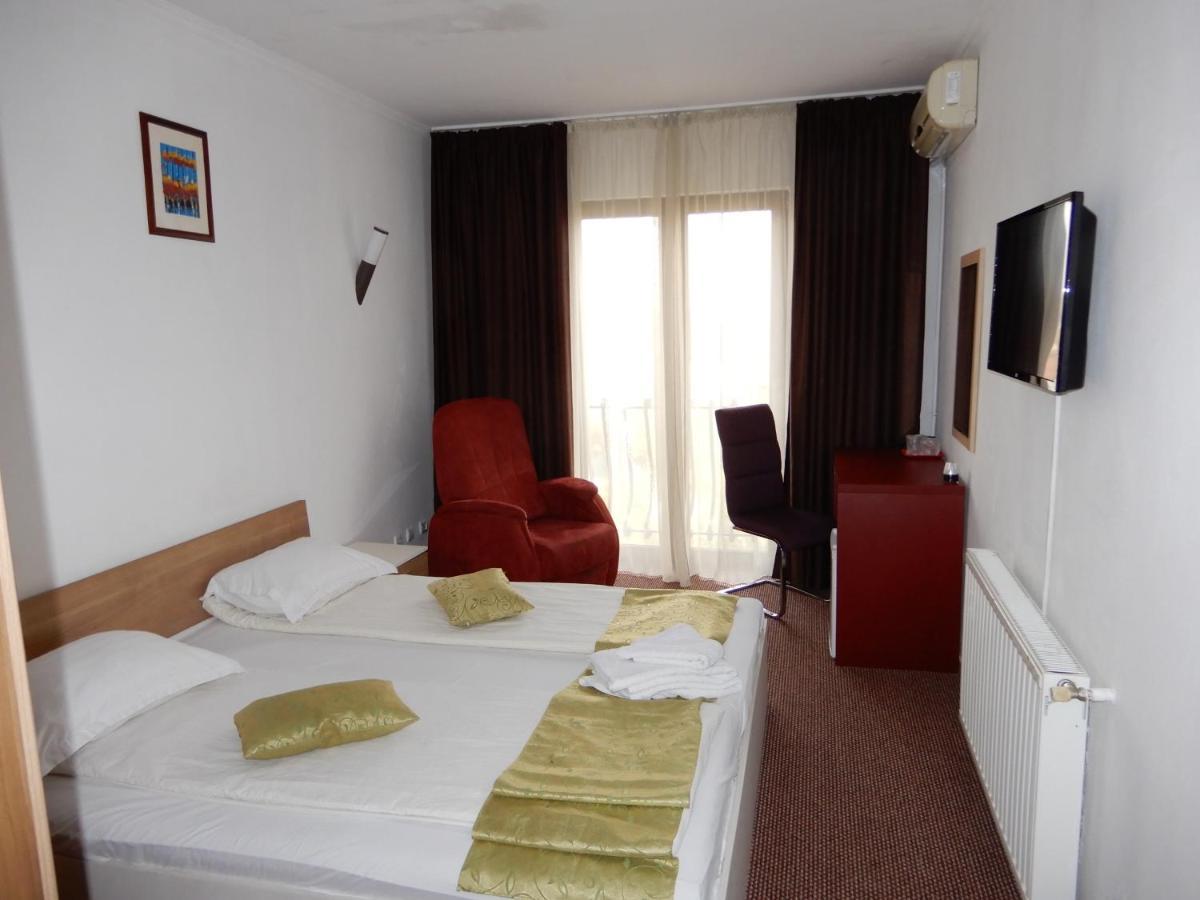 Rhc Royal Hotel ออราแด ภายนอก รูปภาพ