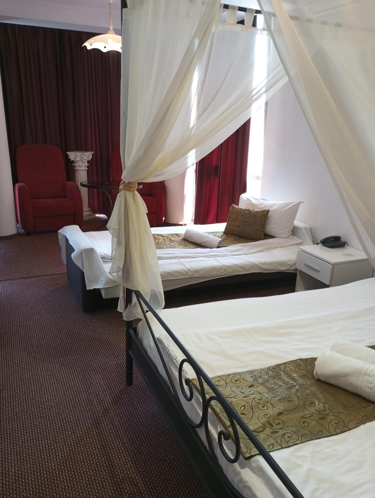 Rhc Royal Hotel ออราแด ภายนอก รูปภาพ