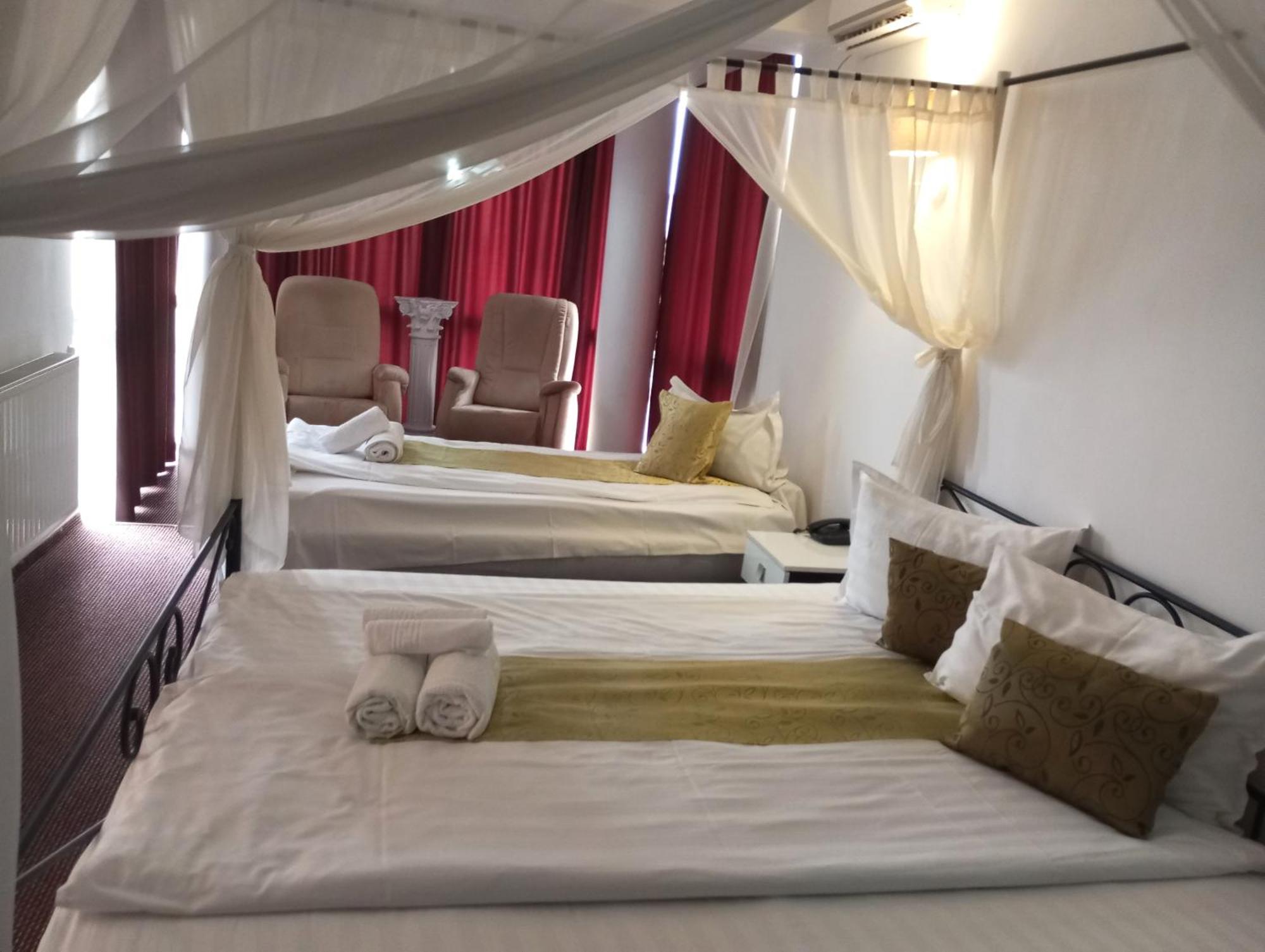 Rhc Royal Hotel ออราแด ภายนอก รูปภาพ