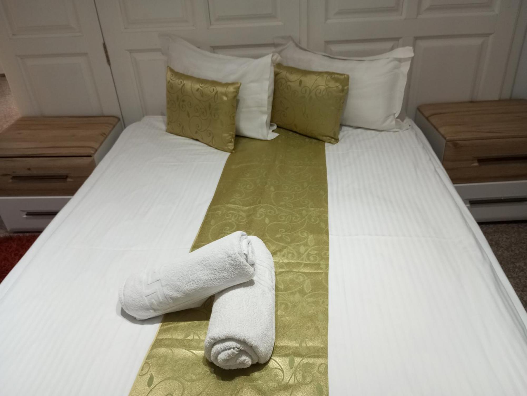 Rhc Royal Hotel ออราแด ภายนอก รูปภาพ