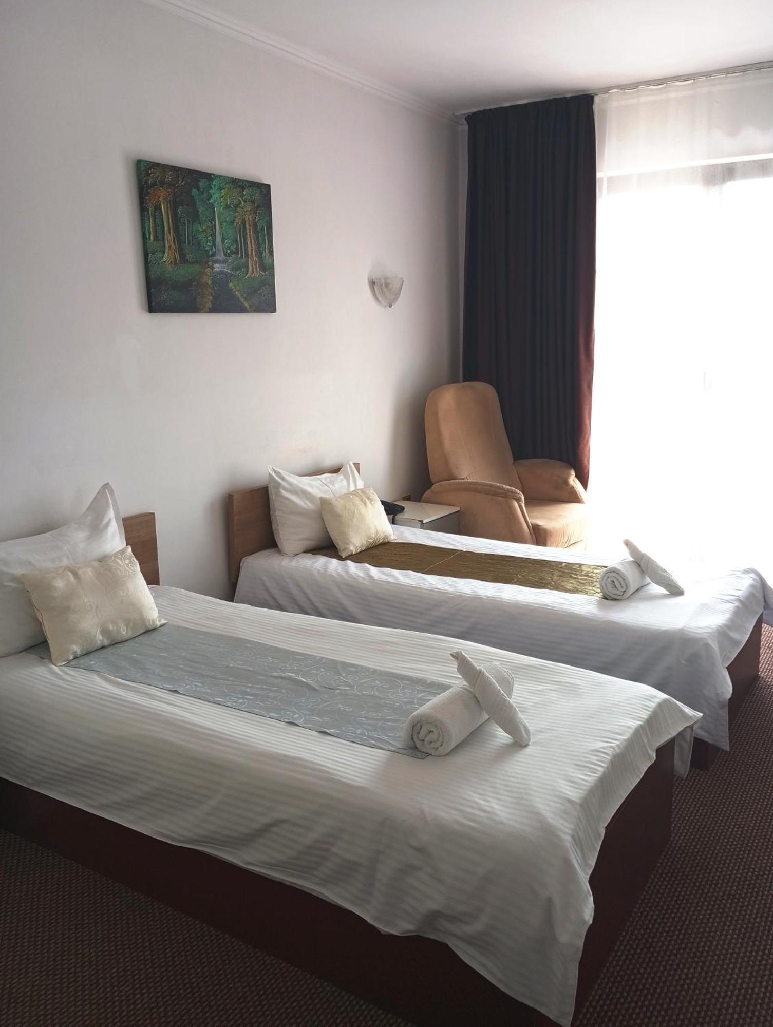 Rhc Royal Hotel ออราแด ภายนอก รูปภาพ
