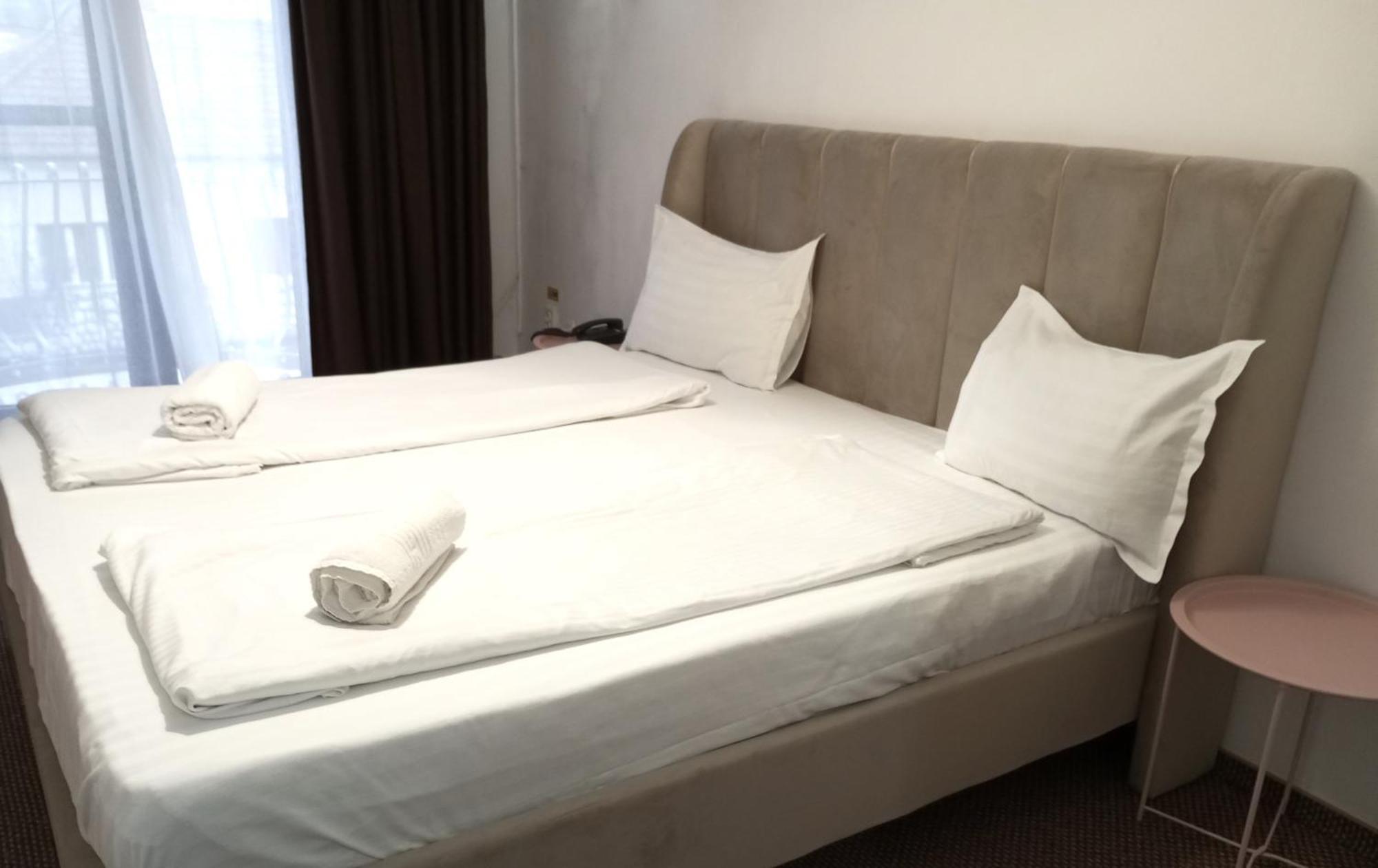 Rhc Royal Hotel ออราแด ภายนอก รูปภาพ