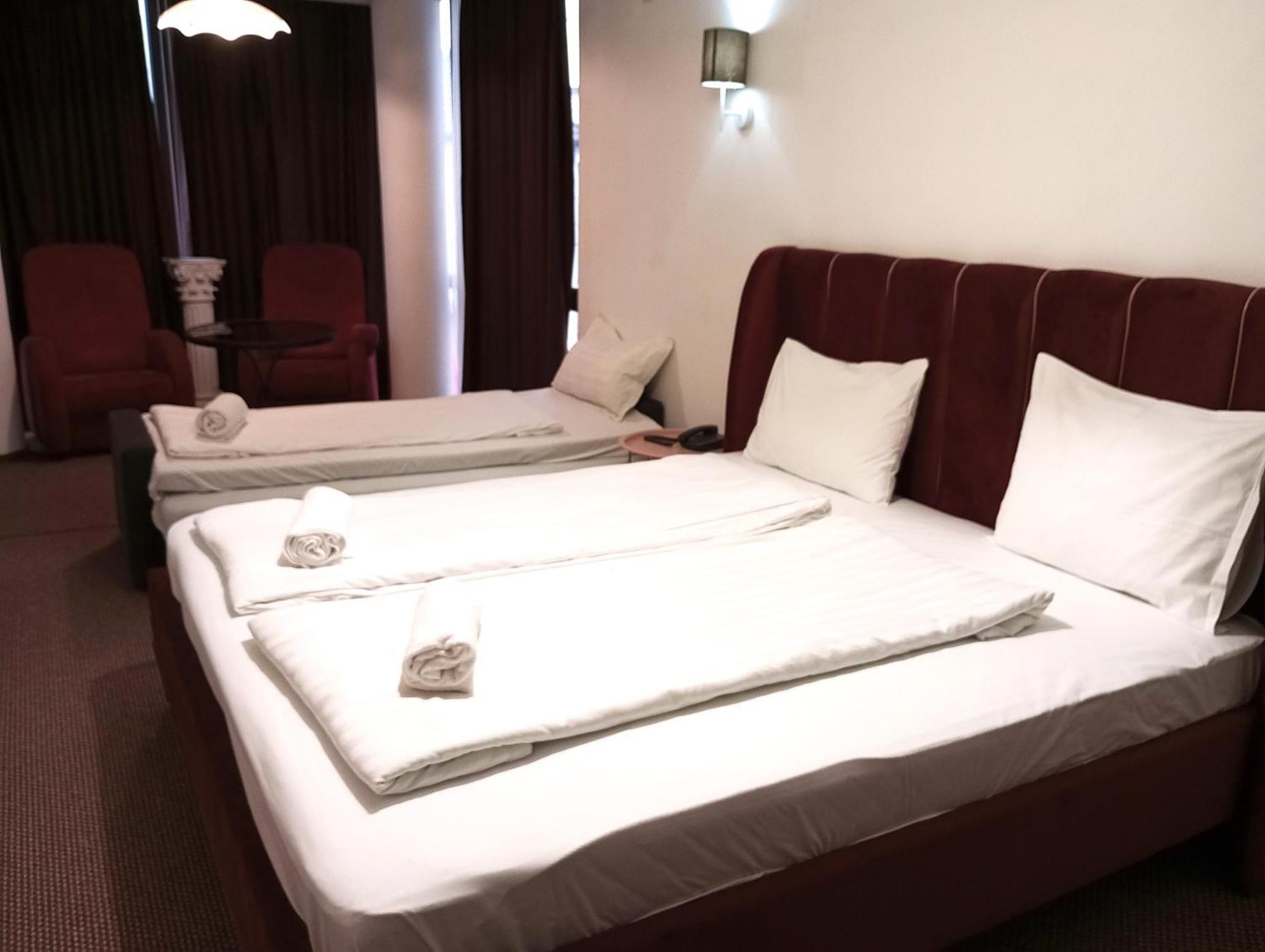 Rhc Royal Hotel ออราแด ภายนอก รูปภาพ